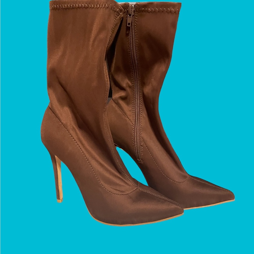 SZ 10 Brown Heel Boots by Fashionova